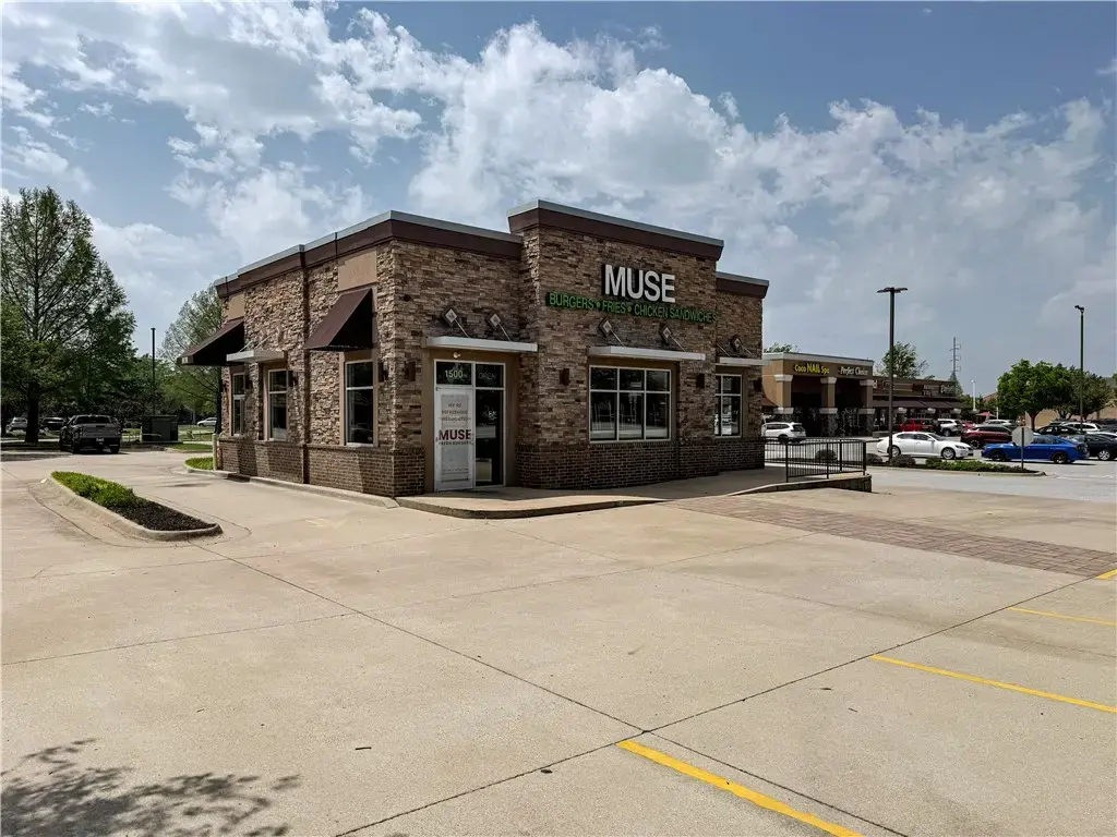 1500 S Walton Boulevard, Bentonville