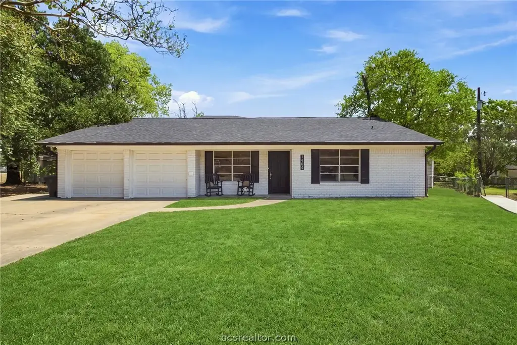 1404 Skrivanek Court, College Station