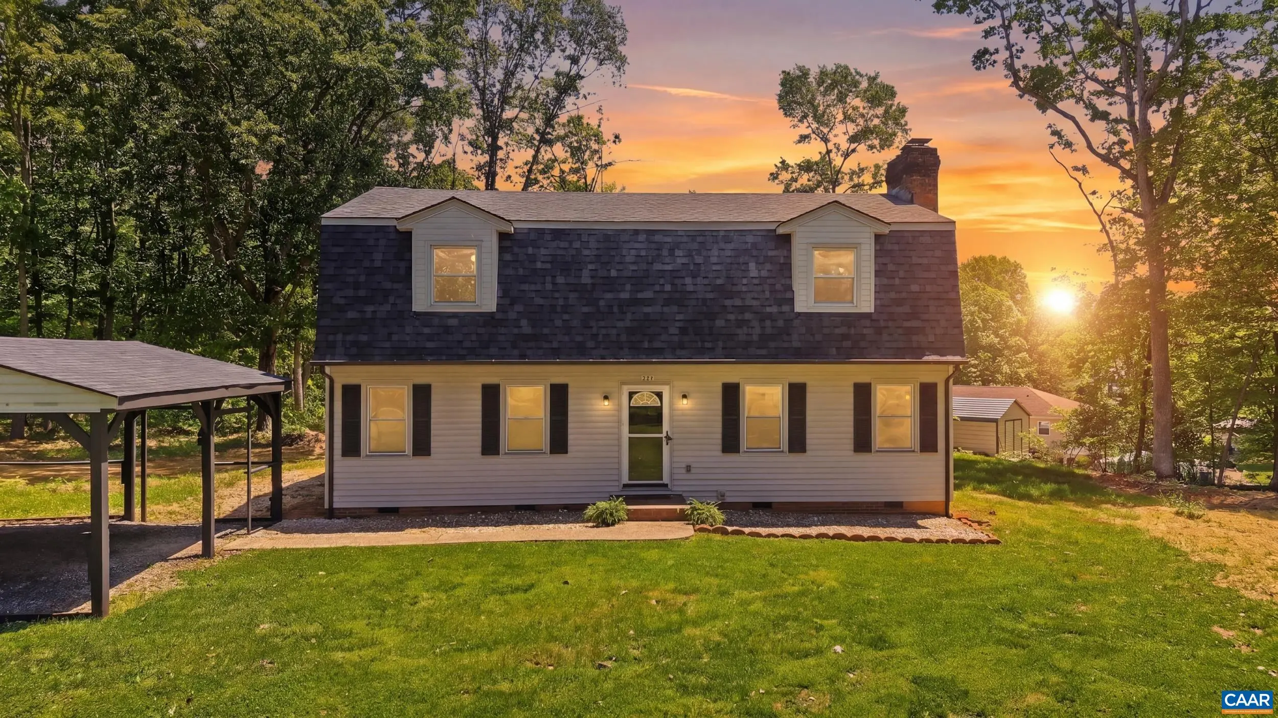 227 Oakland Dr, Madison Heights