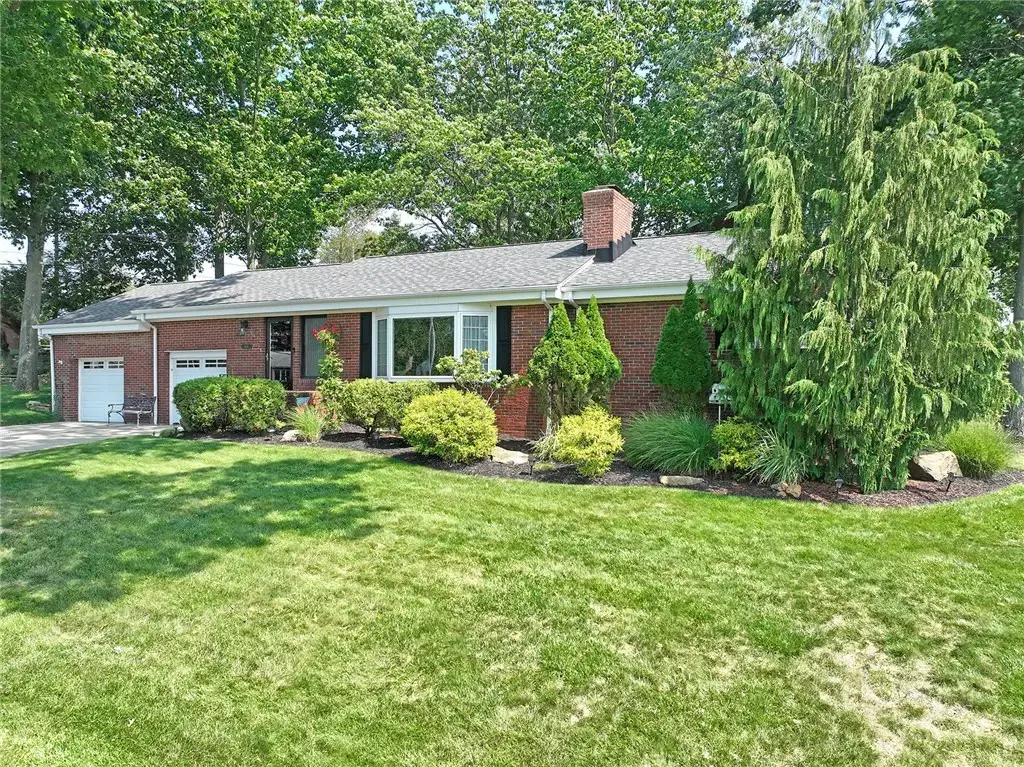 4636 Meadowgreen Drive , Whitehall