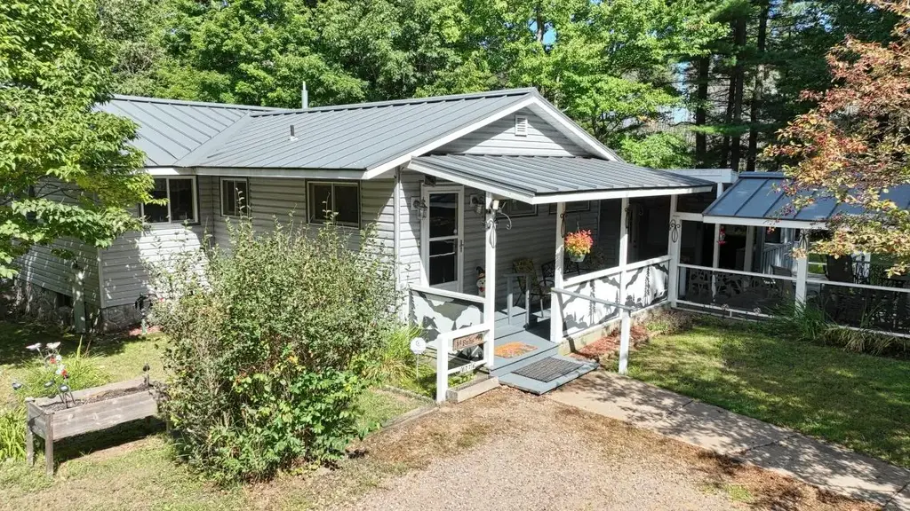 6776 Badger Rd, Lake Tomahawk