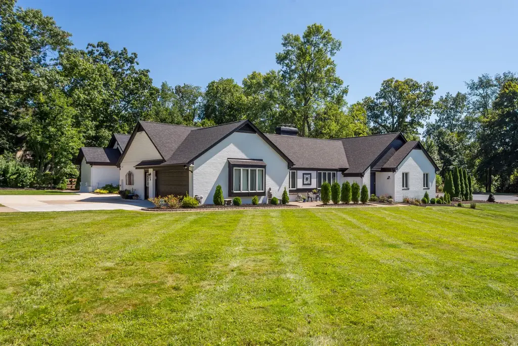 113 Oakwood Road, Peters