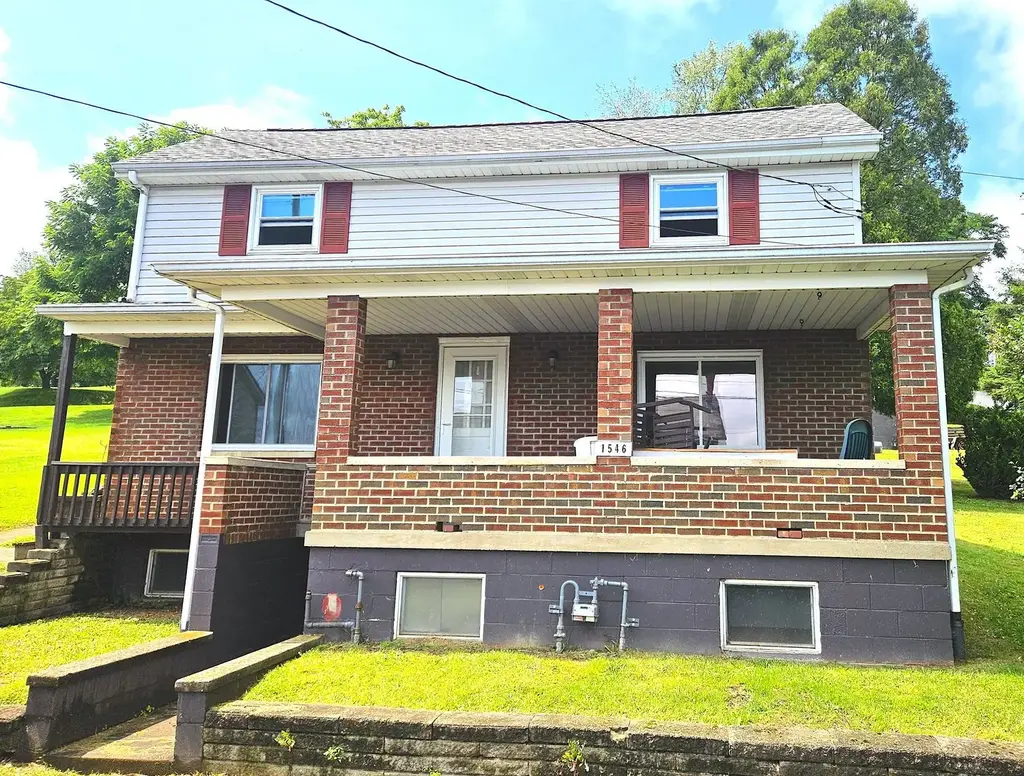 1546 North, W Leechburg