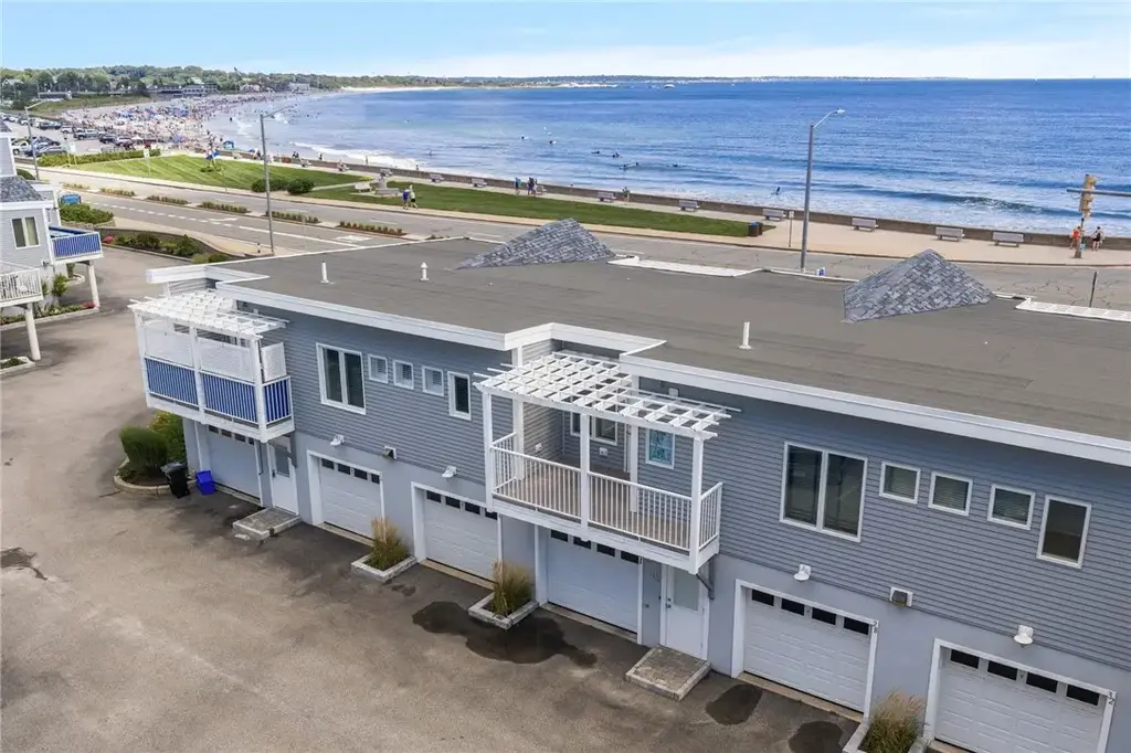 21 Beach St, Narragansett