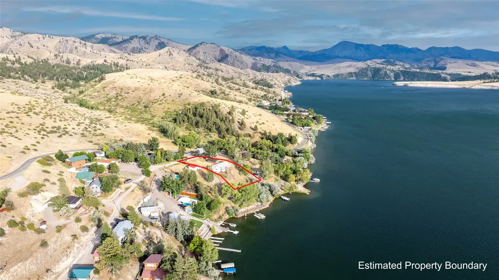 1872 Beartooth Road, Wolf Creek