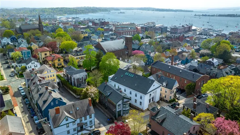 85 Mill St # 2, Newport
