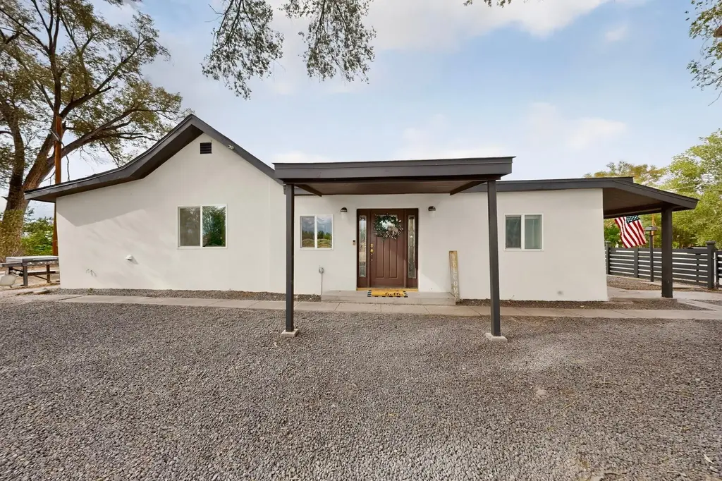 1103 N Mesa Road, Belen