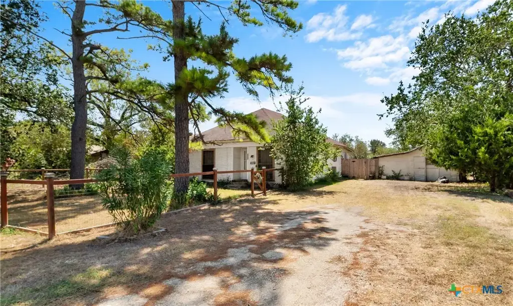 1307 W Mesquite, Little River Academy