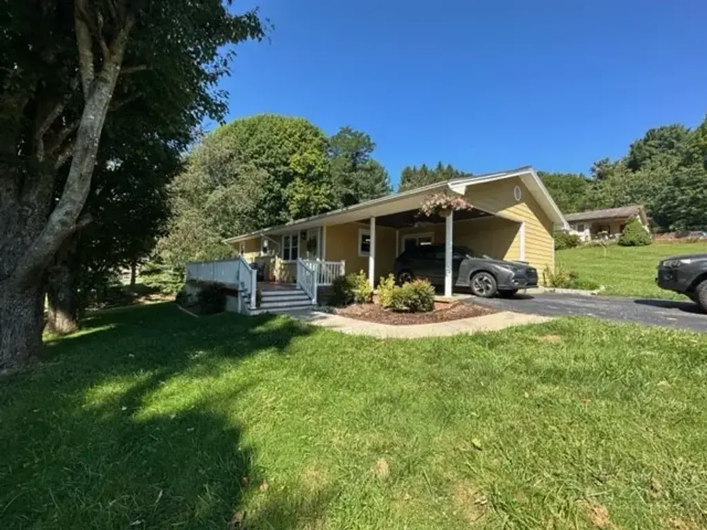 368 Westview Dr., Sparta