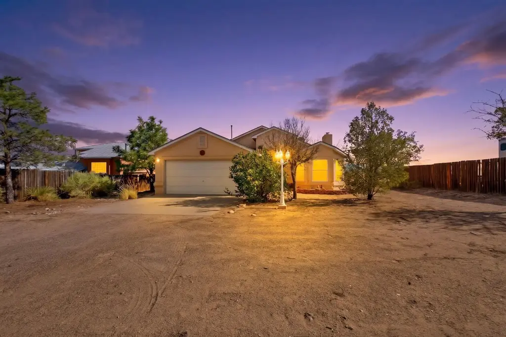 204 10th Avenue Sw, Rio Rancho