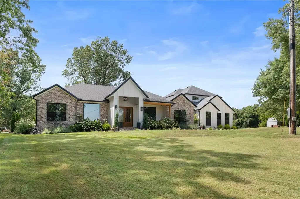 3335 Barrington Road, Tontitown