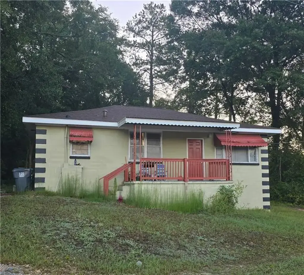1604 Auburn Rd, Phenix City