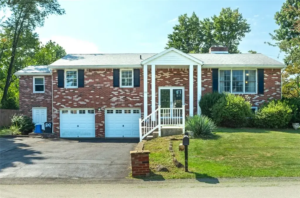 502 Saint Thomas Drive, Hempfield