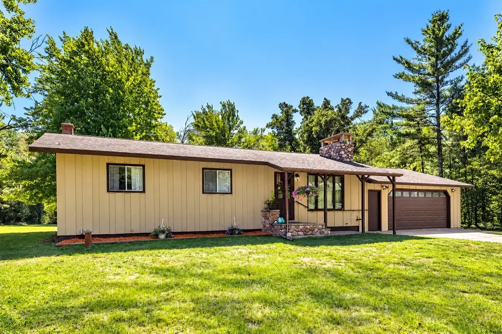101 Old Highway 12, Merrillan