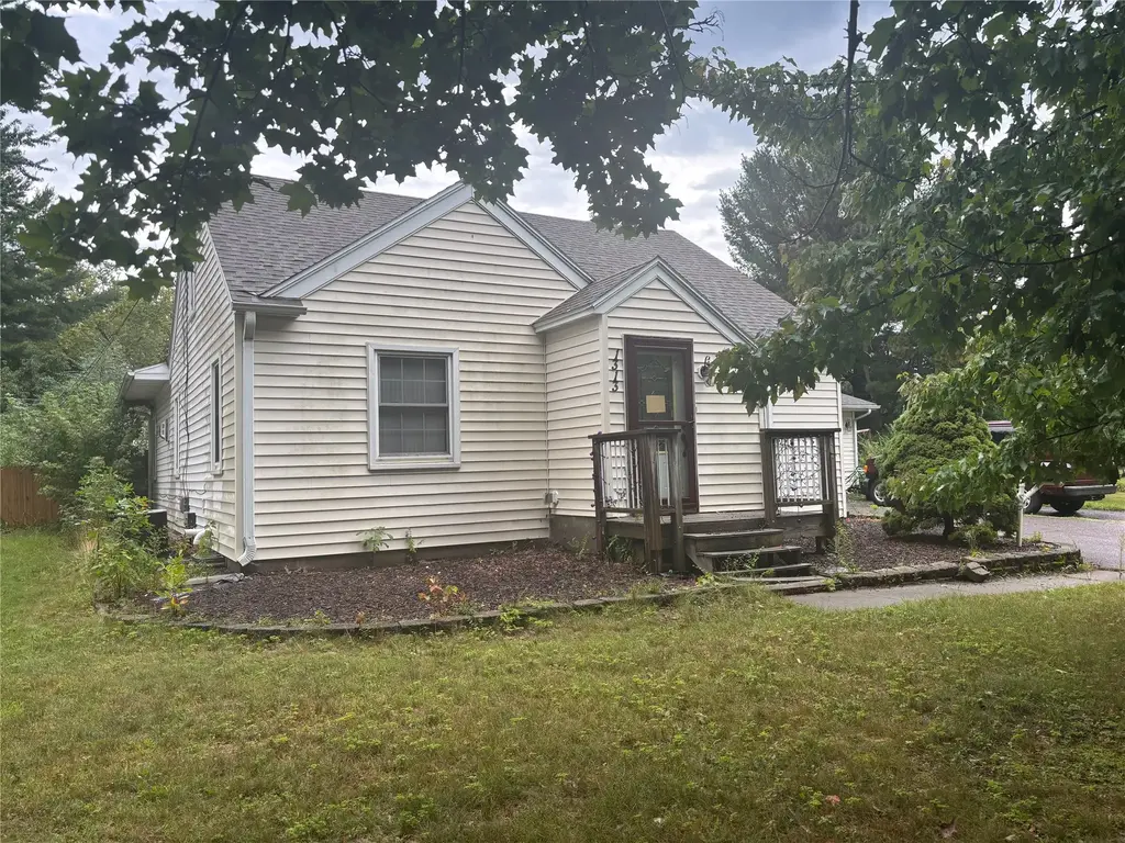1313 Matthews Road, Menomonie