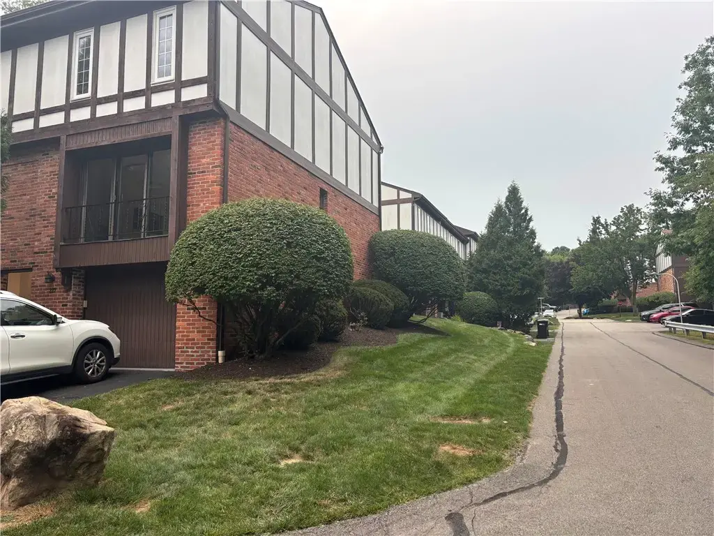 227 Queensberry Court , Ross