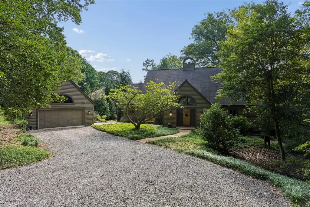 40 Heron Point Lane, Hartfield