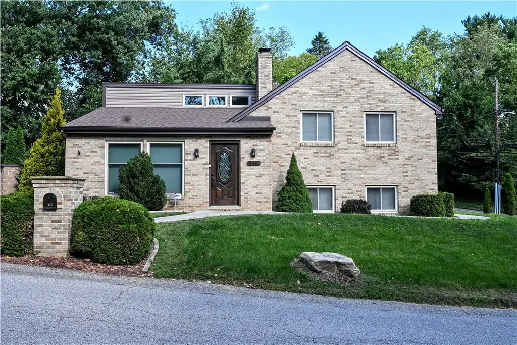 446 Lewis Run Road, West Mifflin