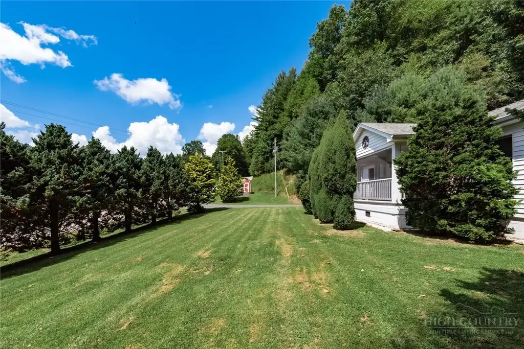 1384 E Staggs Creek Road, Lansing