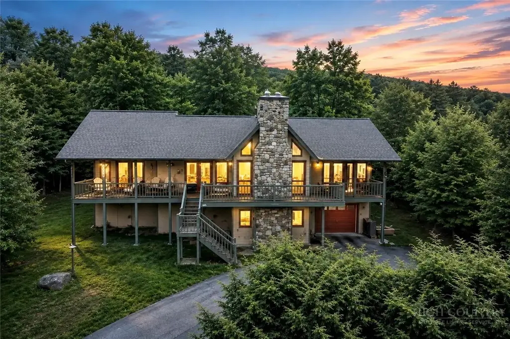 130 Briarwood Lane, Beech Mountain