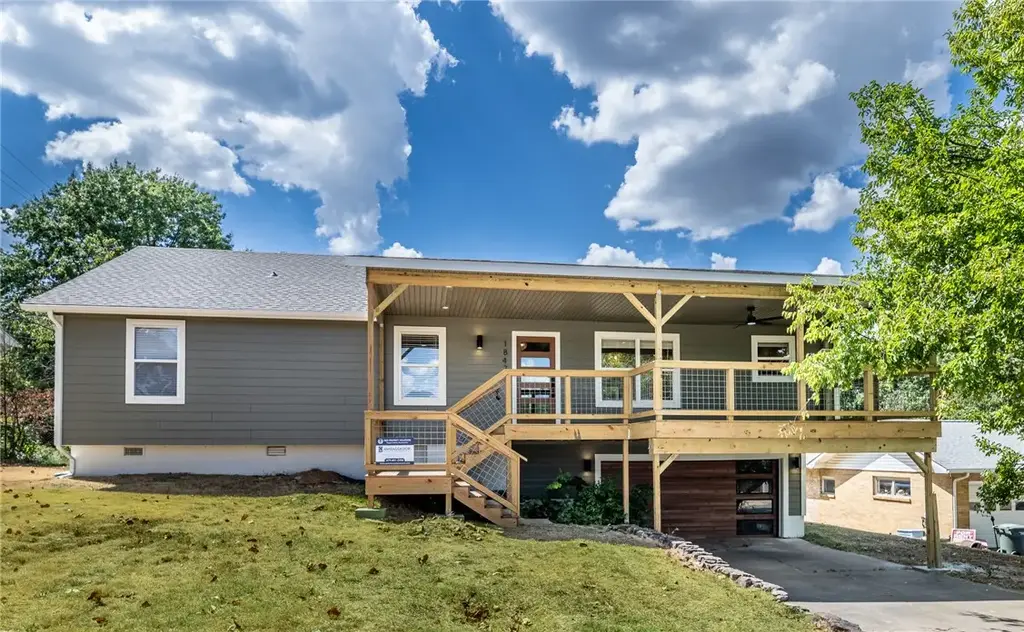 1847 N Woodland Avenue, Fayetteville