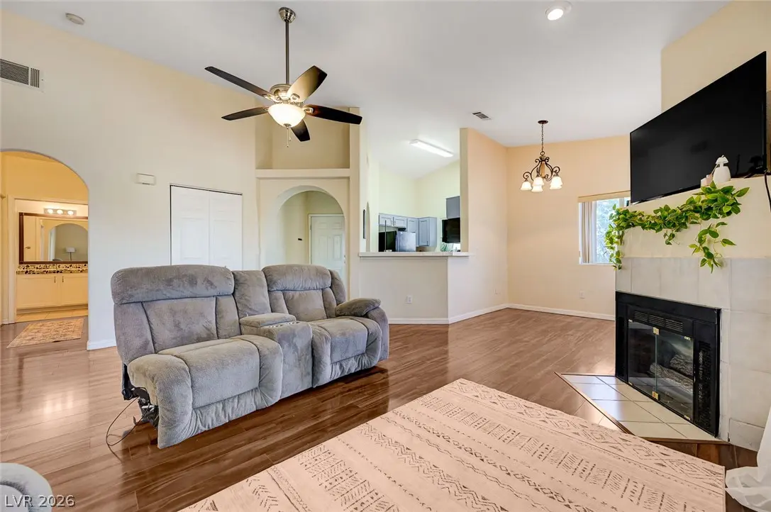 900 Heavenly Hills Court 213, Las Vegas