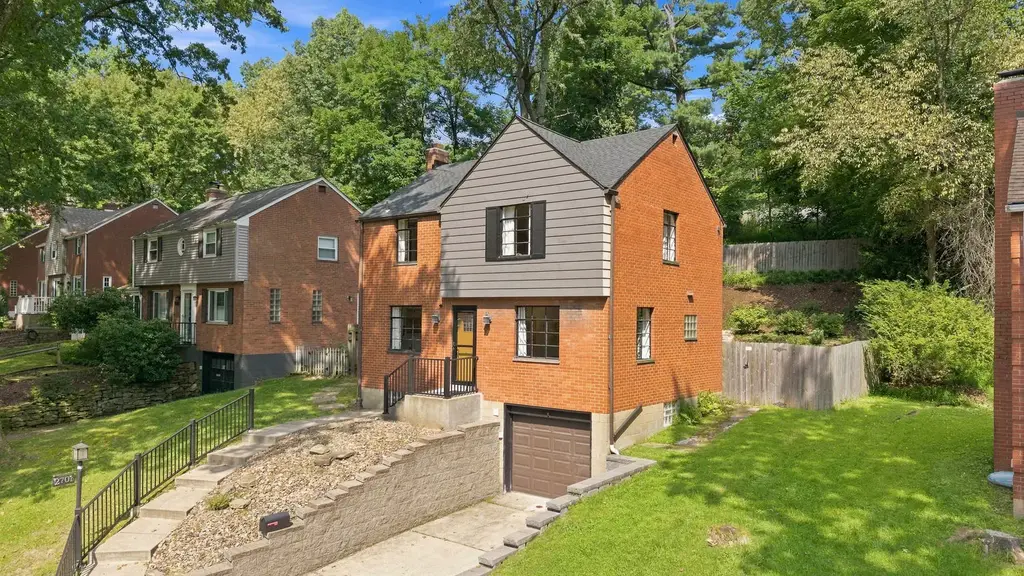 2701 Blackridge Avenue, Blackridge