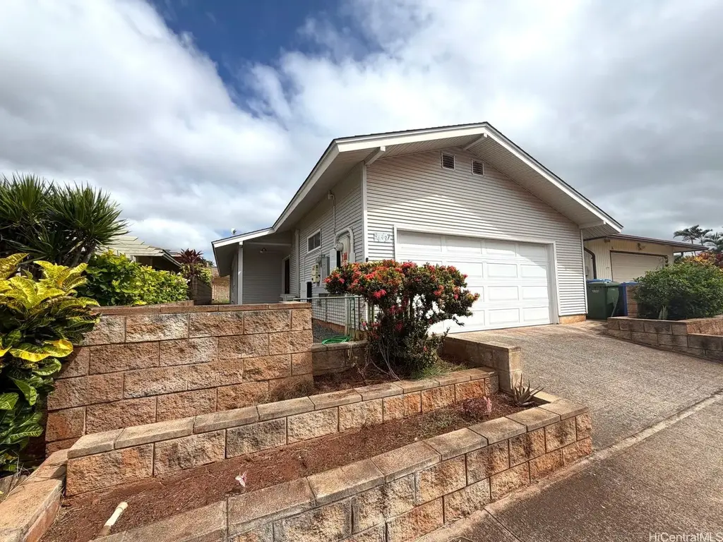 94-437 Kuahui Street, Waipahu