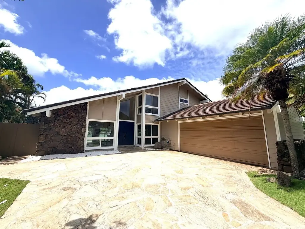 744 Kalanipuu Street, Honolulu