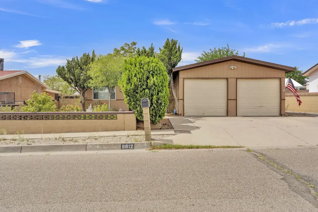 8812 Robby Avenue Sw, Albuquerque