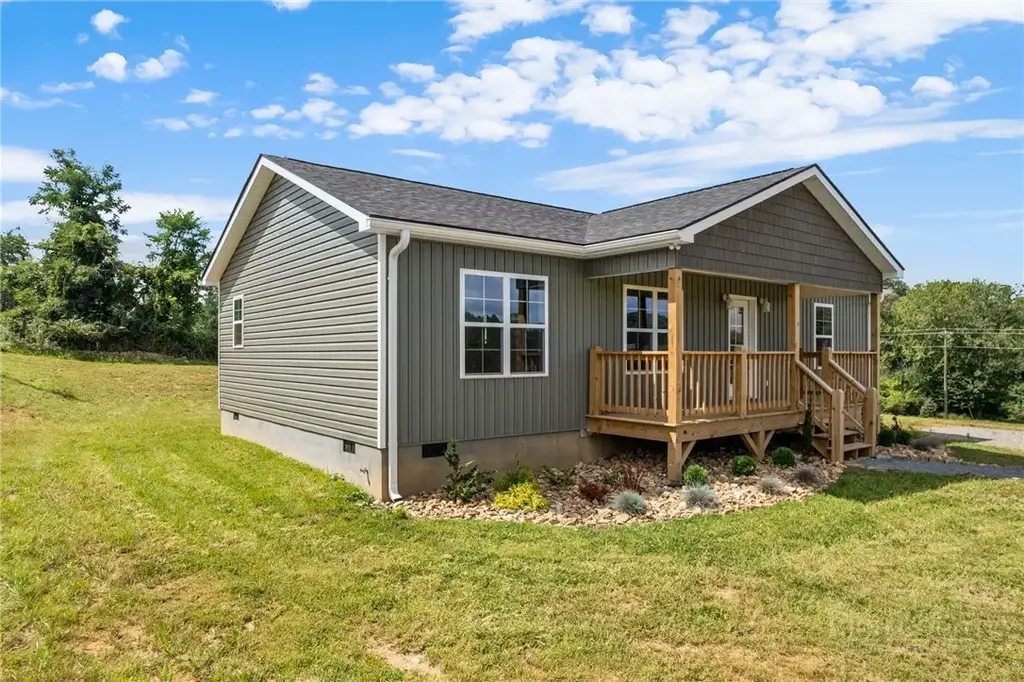 90 Millards Way, Sparta