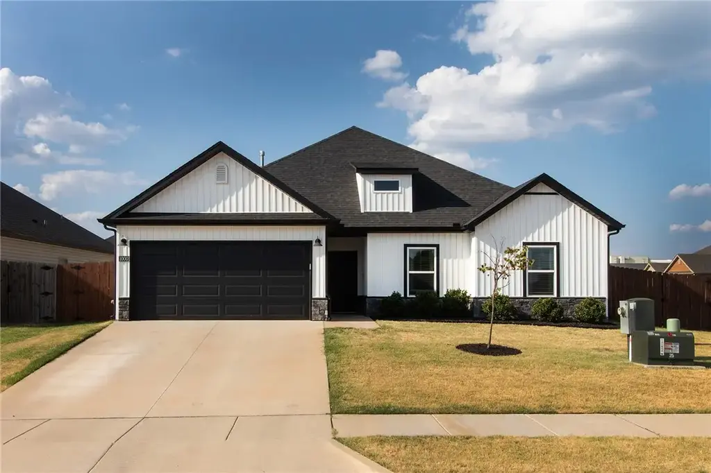 1000 Sunshine Court, Centerton