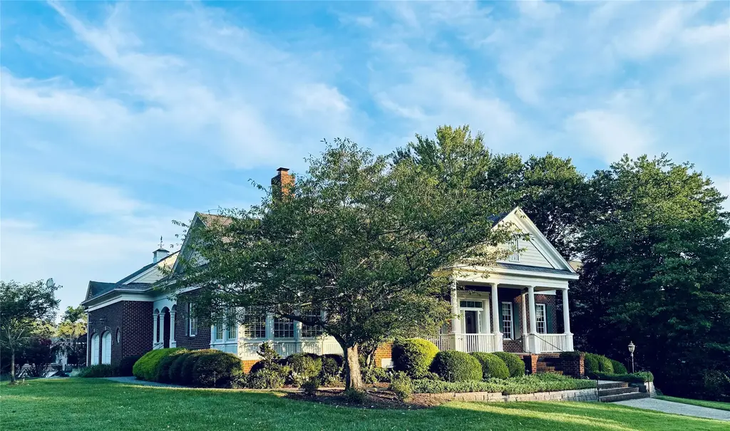 200 River Don, Williamsburg