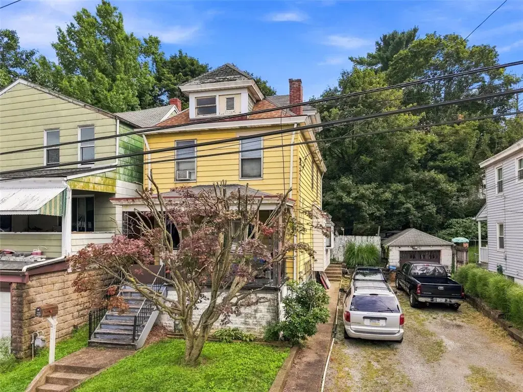 330 Woodward Avenue, McKees Rocks