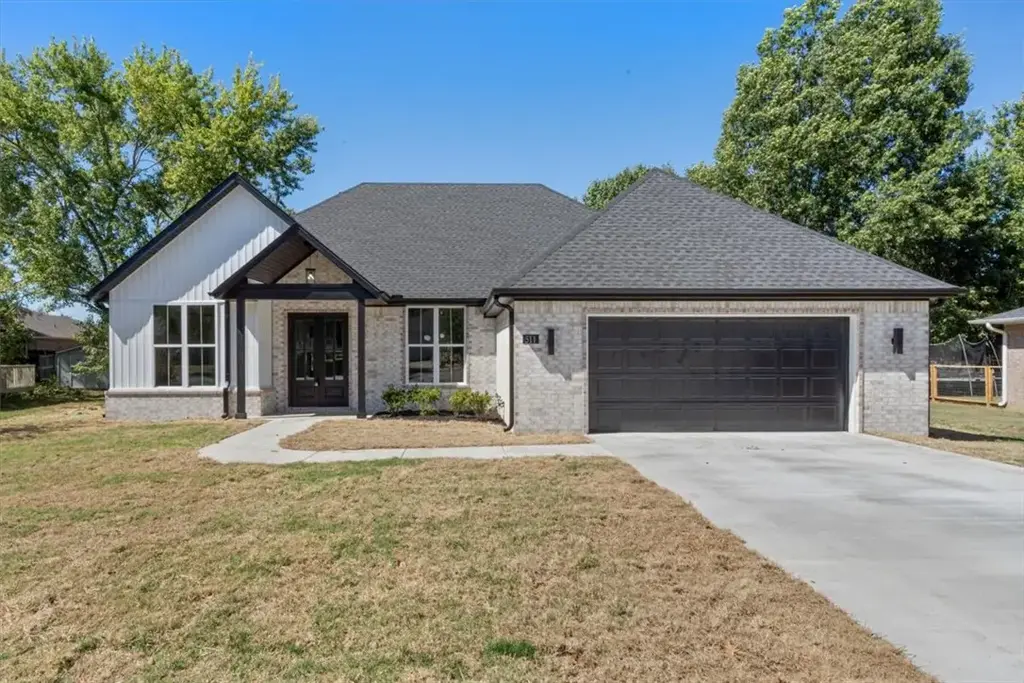 511 Westwood Avenue, Prairie Grove