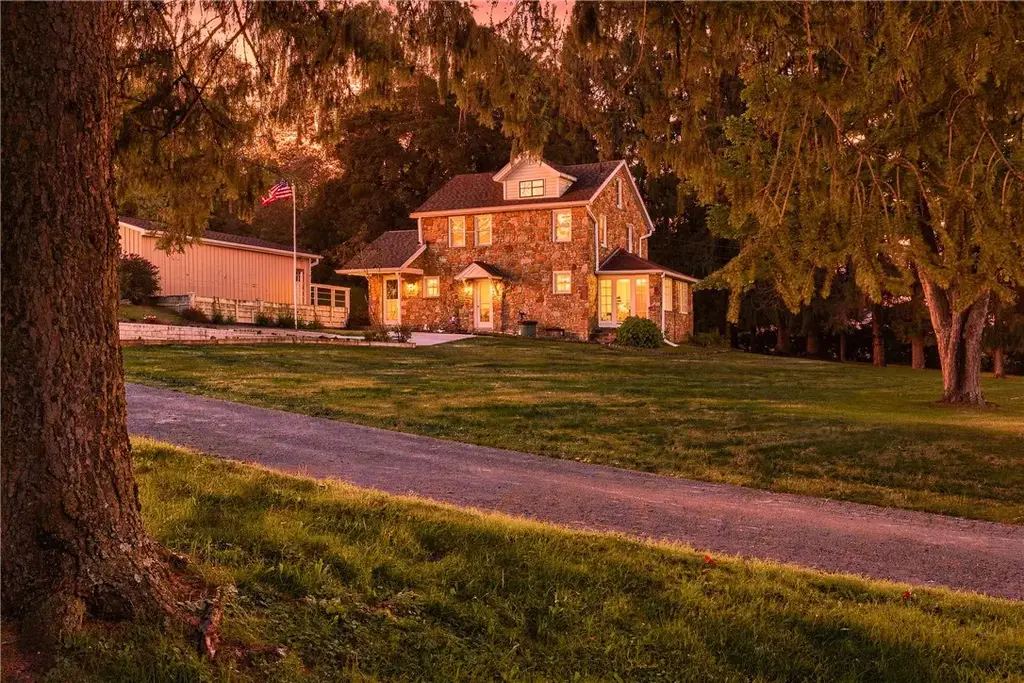 205 Howard Drive , Somerset