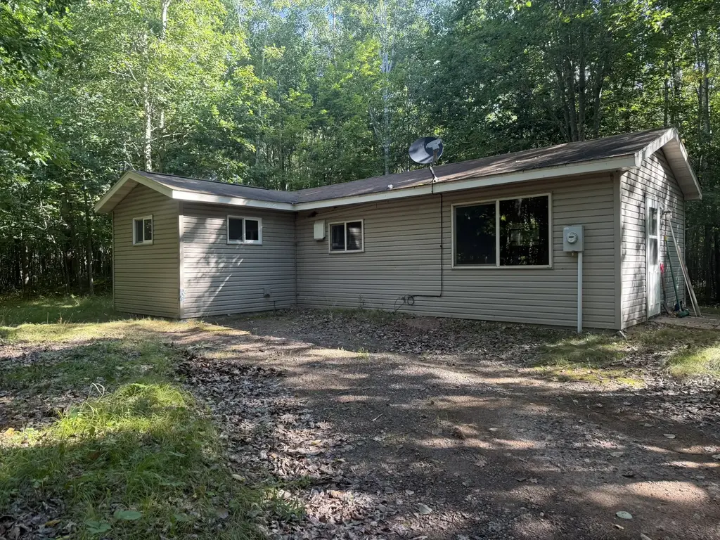 N4678 Greenfield Rd., Spooner