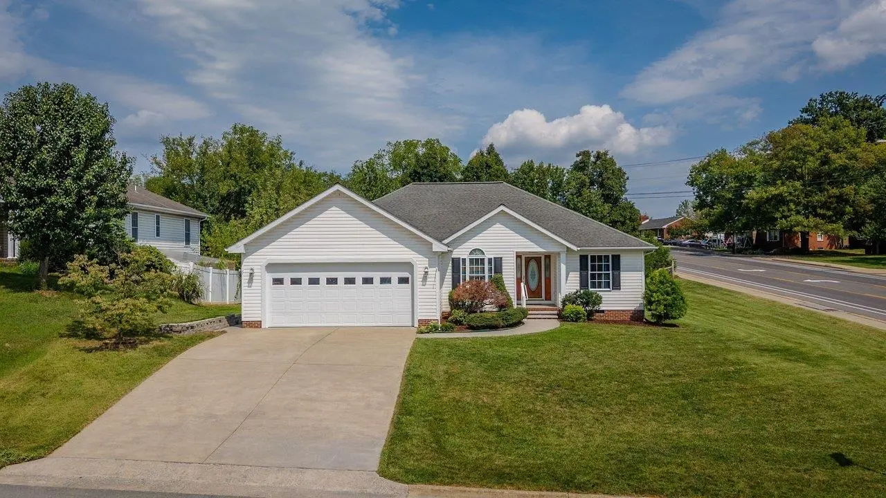 1800 Rhianon Ln, Harrisonburg