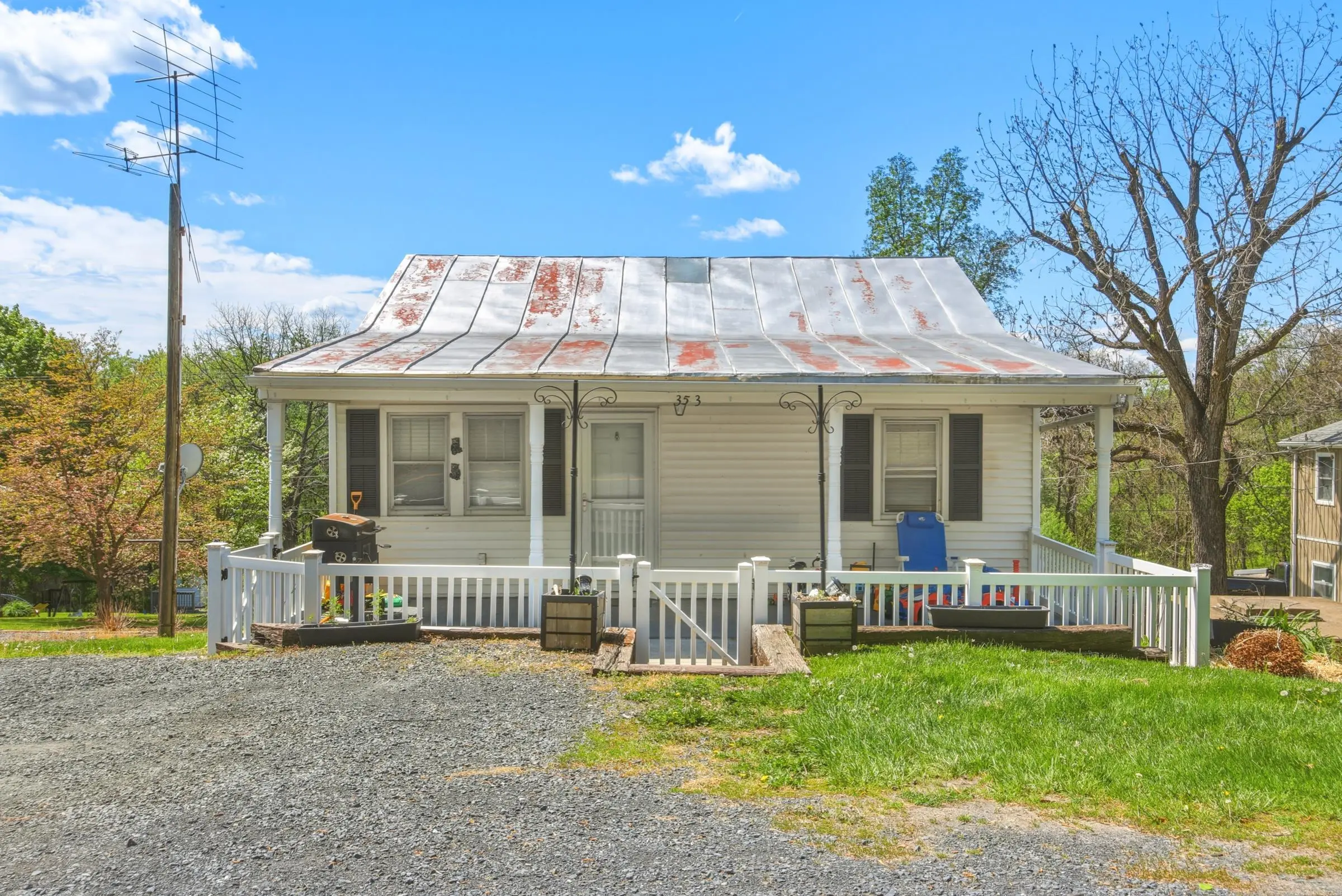 353 Turkey Knob Rd, Quicksburg