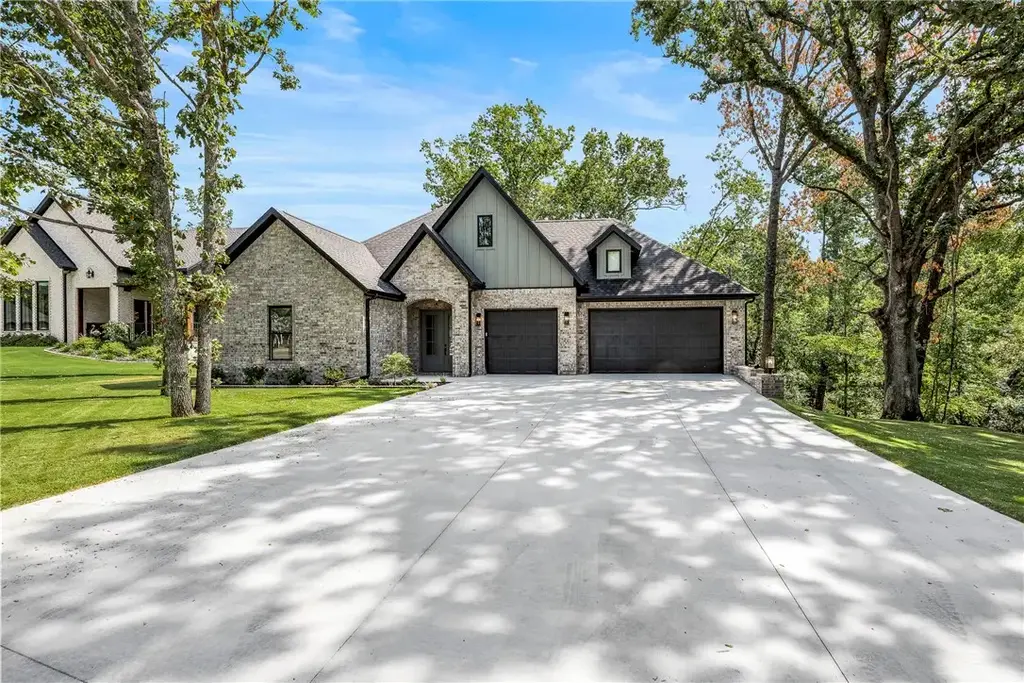 5201 Joe Lane, Rogers