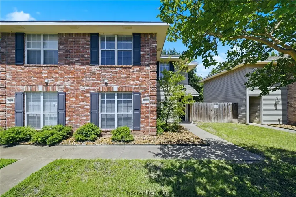 1229, 1231, 1233, 1235 Oney Hervey Drive, College Station