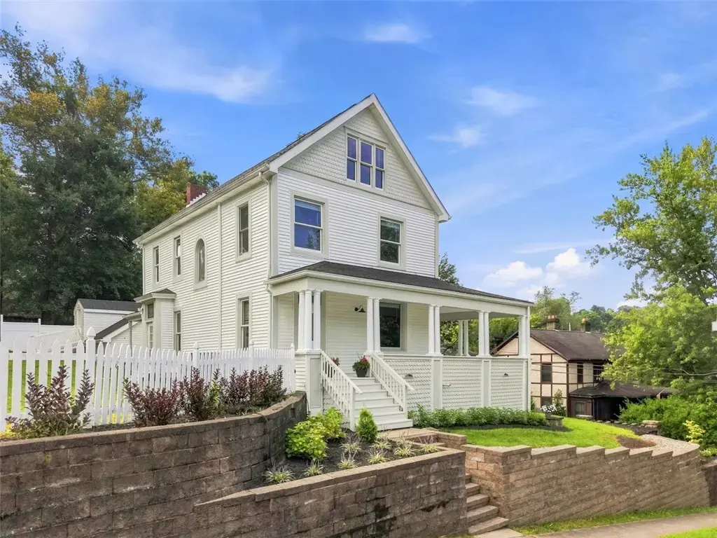 104 1st Street , Oakdale