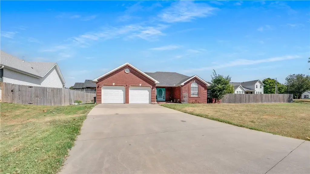 808 E Parks Street, Prairie Grove