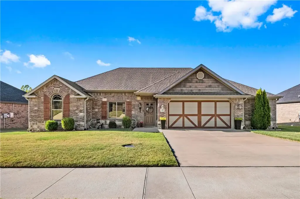 593 Parkside Cove, Springdale
