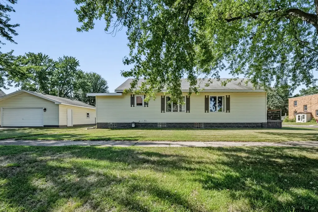 105 W Greenville Street, Chippewa Falls