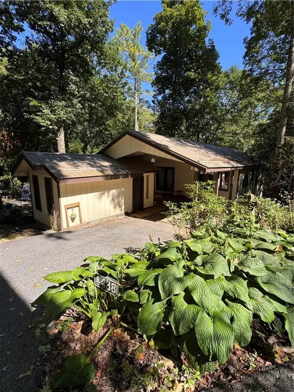 488 Hemlock Loop, Newland