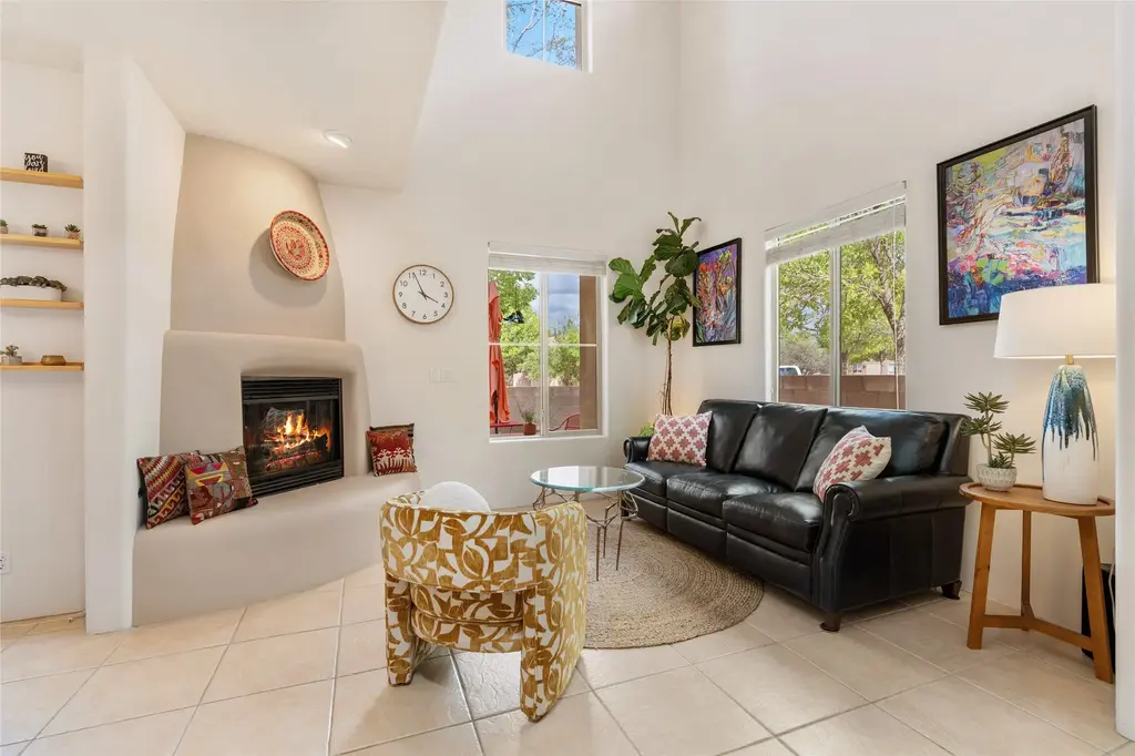 13 Saddleback Mesa, Santa Fe