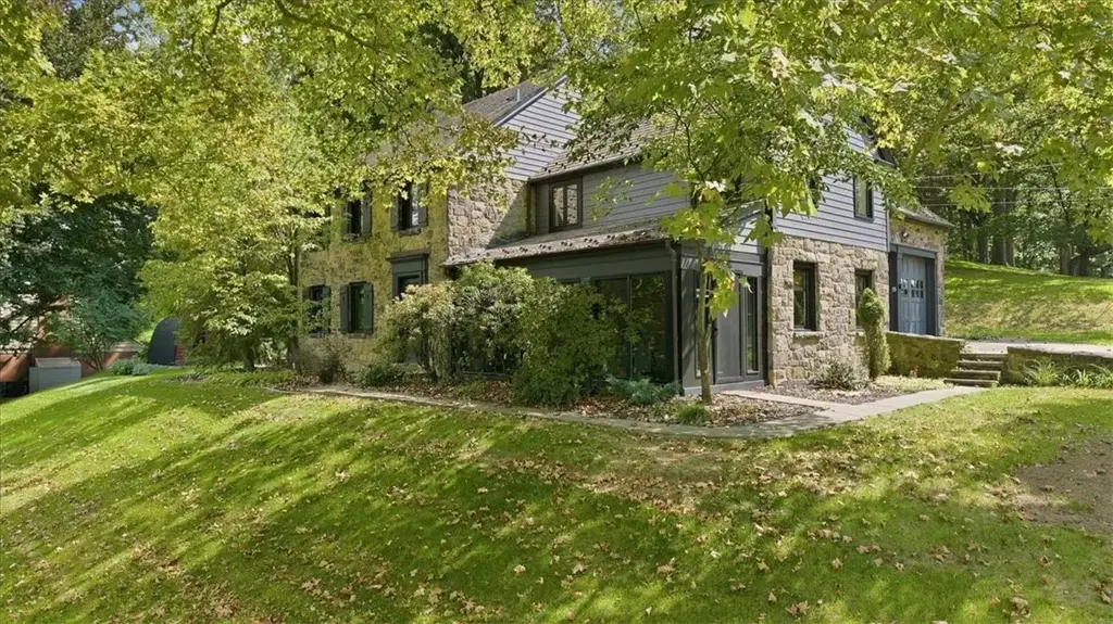 22 Priscilla Lane , Rosslyn Farms