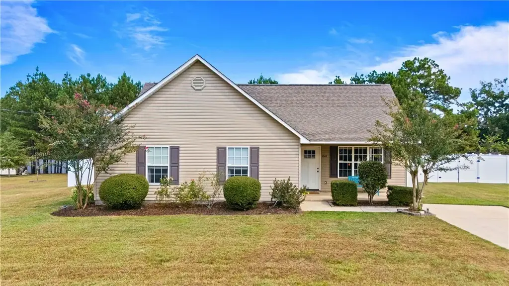 1816 Lee Rd 34, Opelika