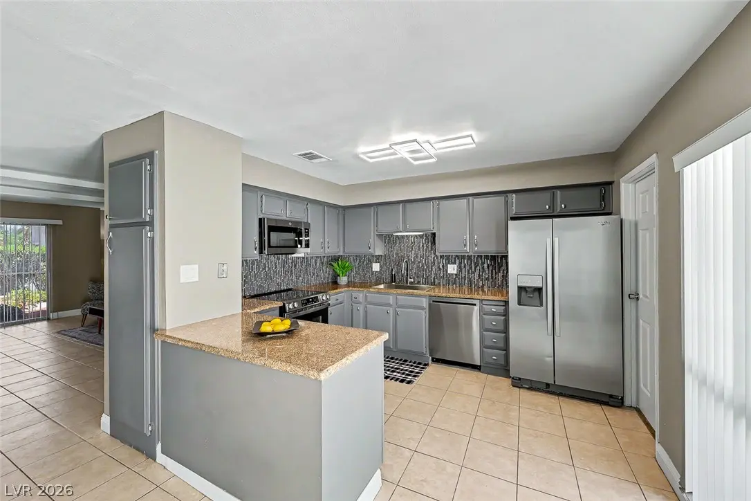 Photo of Listing #2813510